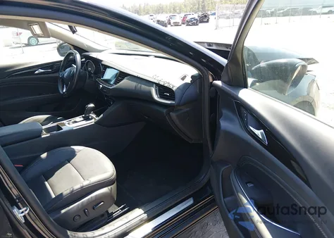 2018 Buick Regal Sportback Essence z USA, uszkodzony, nr VIN W04GP6SX9J1091640